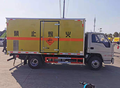 幸福路街道爆破器材运输车技术升级与安全合规新趋势